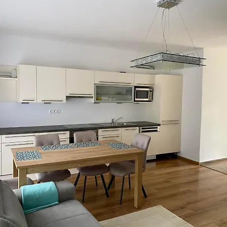 Lägenhet Mark Apartman Balatonszarszo