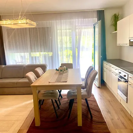 Mark Apartman Balatonszarszo